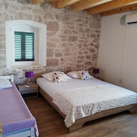 Ferienwohnung Ema Prvic Sepurine Exterior foto