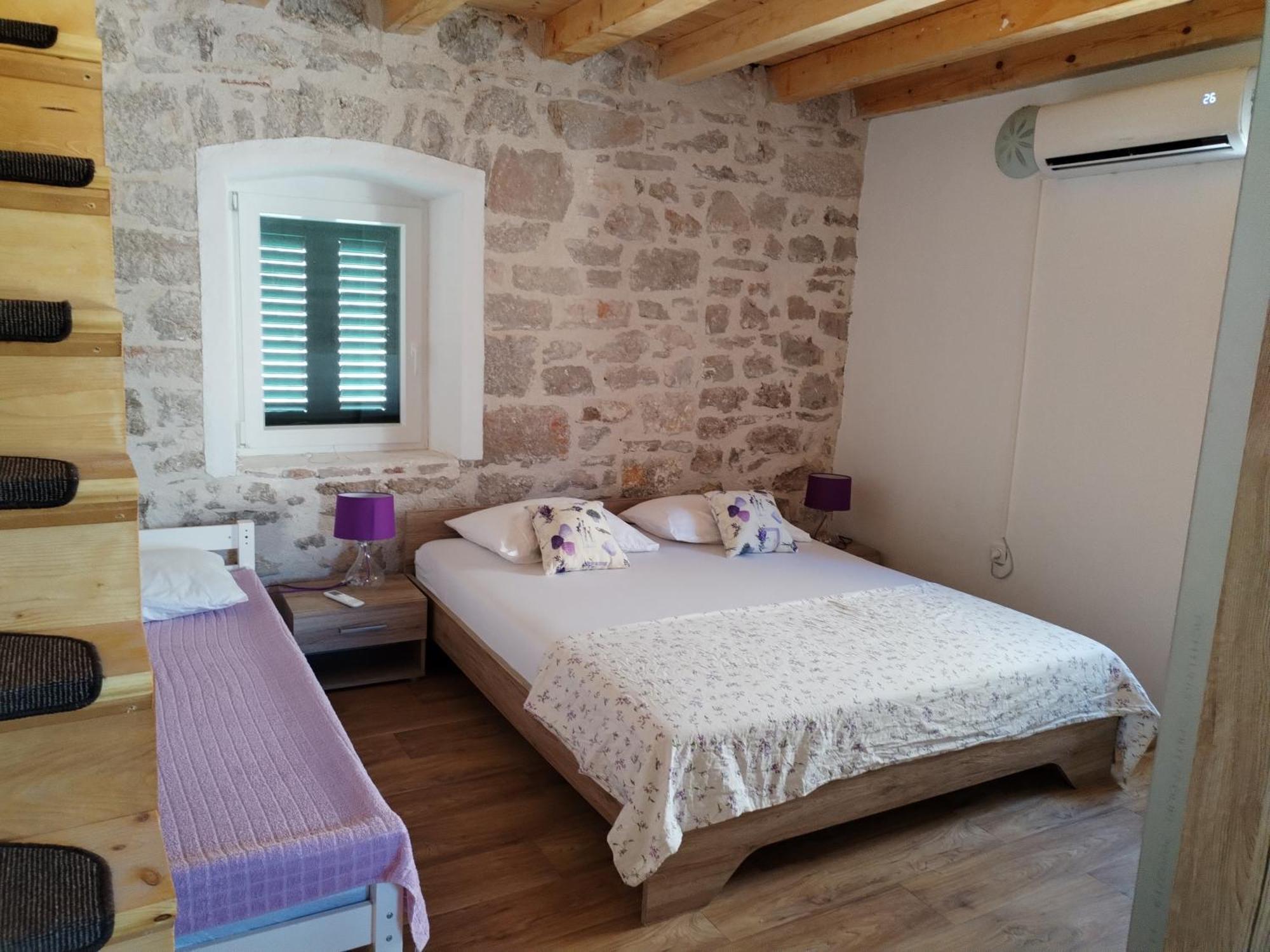 Ferienwohnung Ema Prvic Sepurine Exterior foto