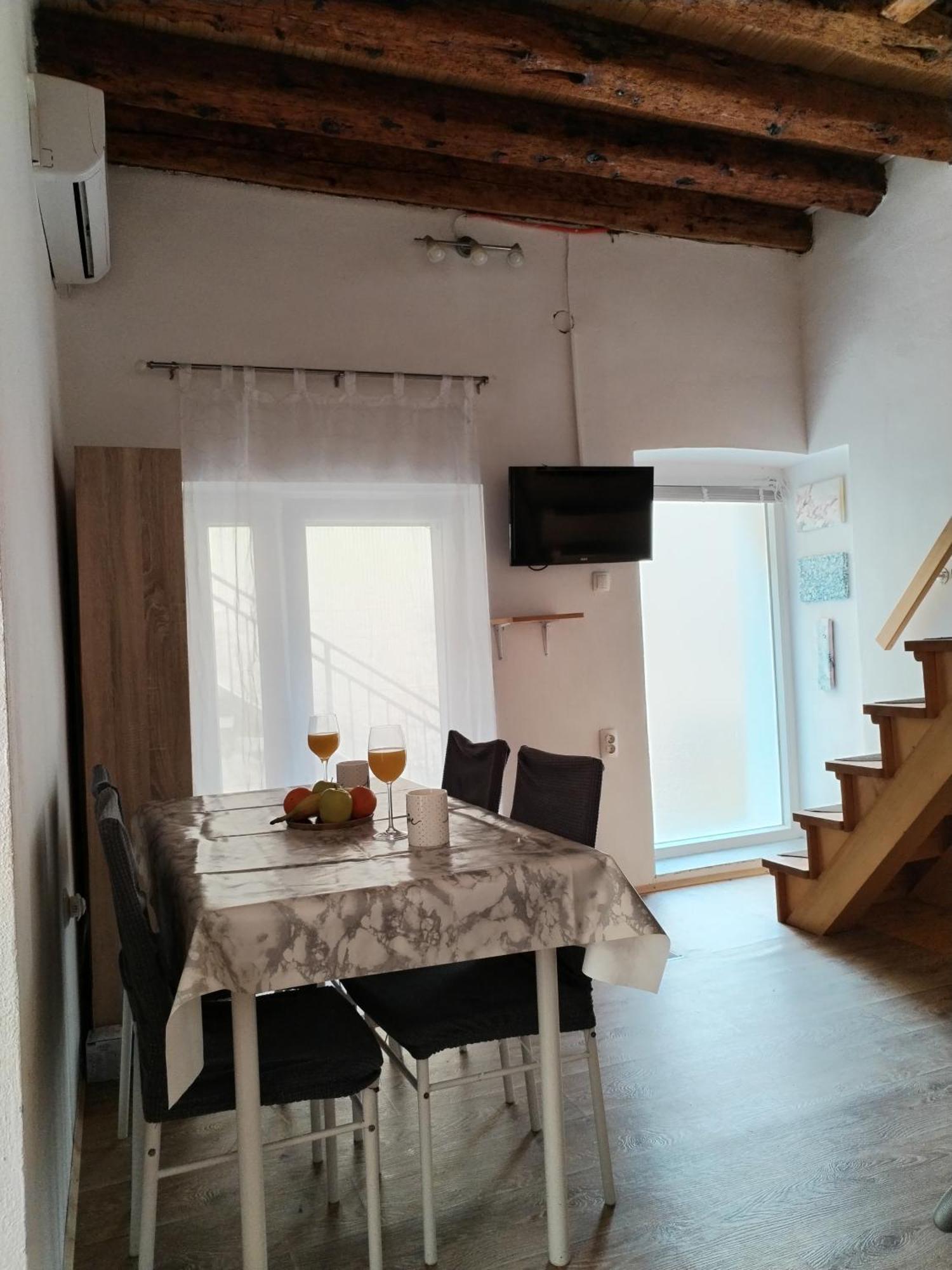 Ferienwohnung Ema Prvic Sepurine Exterior foto